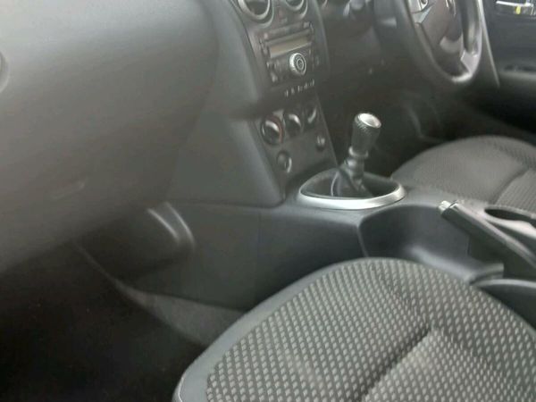 Nissan Qashqai Hatchback, Diesel, 2010, Silver