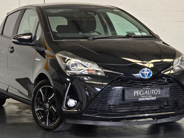 Toyota Yaris Hatchback, Petrol Hybrid, 2018, Black