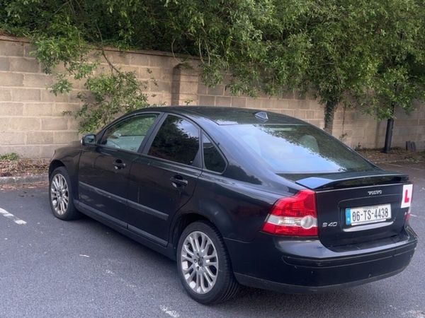 Volvo S40 Saloon, Petrol, 2006, Black