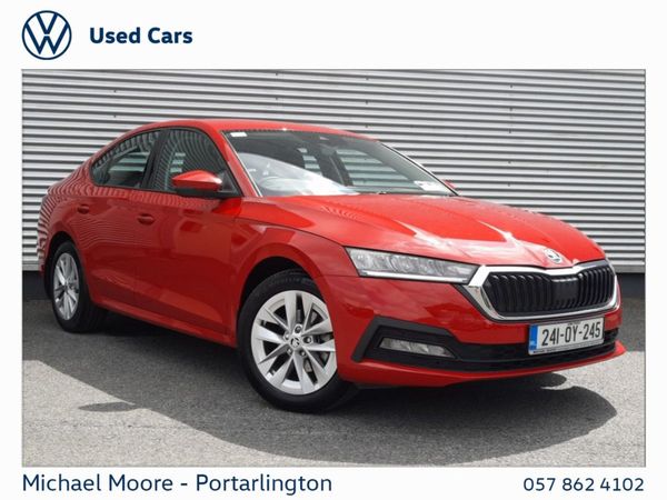 Skoda Octavia Saloon, Petrol, 2024, Red