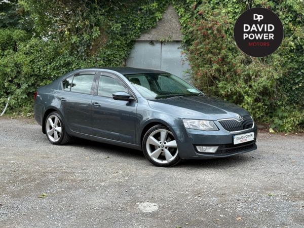 Skoda Octavia Hatchback, Diesel, 2014, Grey