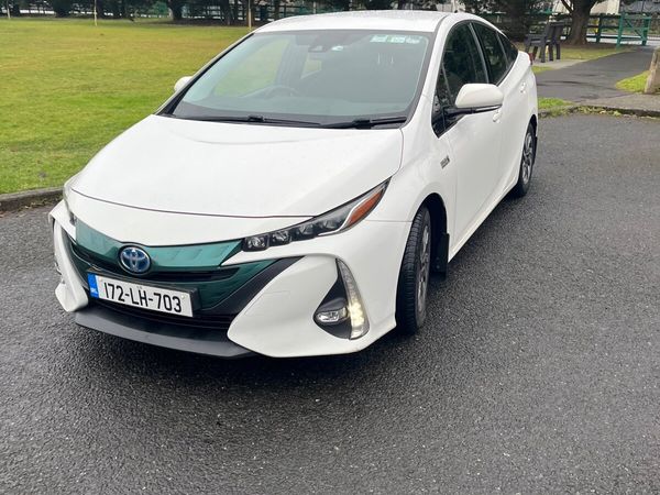 Toyota Prius Hatchback, Petrol Plug-in Hybrid, 2017, White