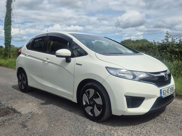 Honda Fit Hatchback, Petrol Hybrid, 2016, White
