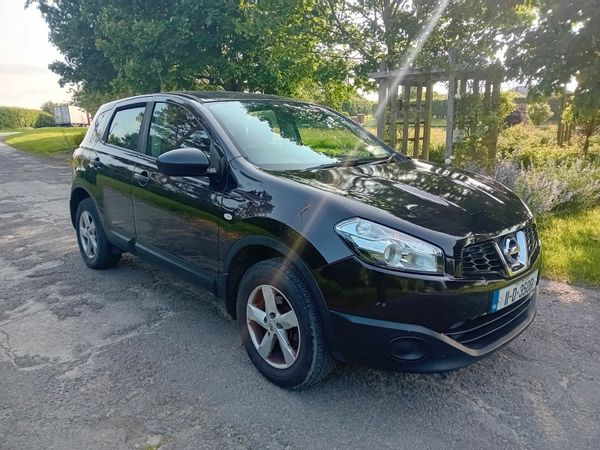 Nissan Qashqai Hatchback, Diesel, 2011, Purple