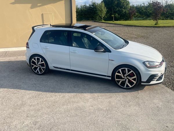 Volkswagen Golf Estate, Petrol, 2017, White
