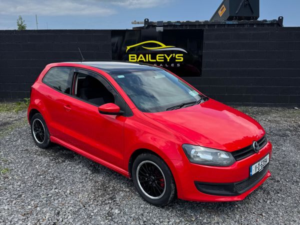Volkswagen Polo Hatchback, Petrol, 2011, Red