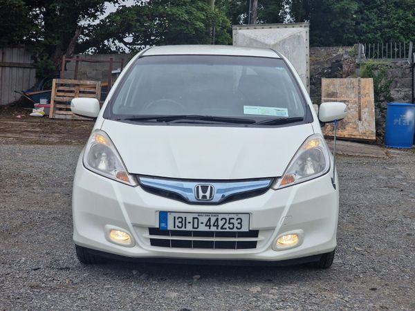 Honda Fit Hatchback, Petrol Hybrid, 2013, White