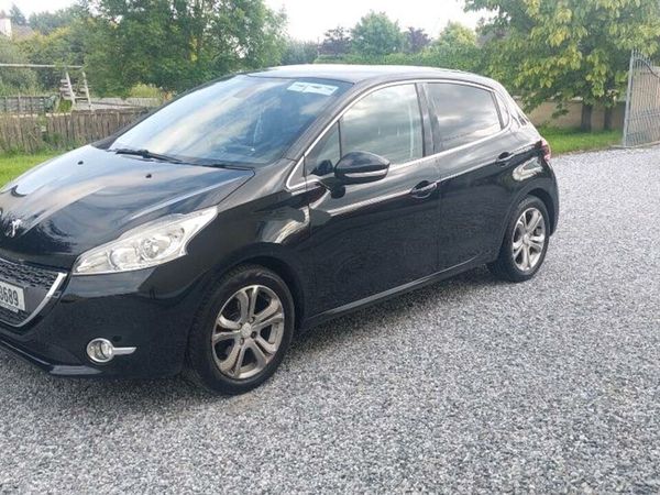 Peugeot 208 Hatchback, Diesel, 2013, Black