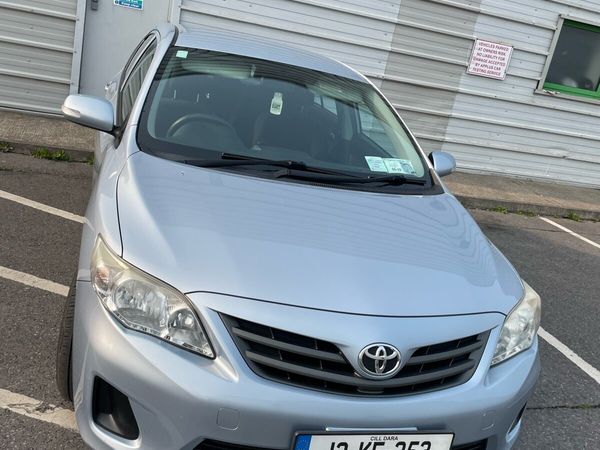 Toyota Corolla Saloon, Petrol, 2012, Blue