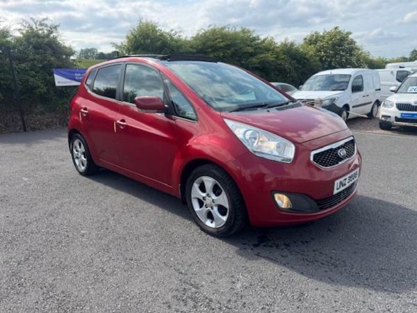 Kia Venga Hatchback, Diesel, 2013, Red