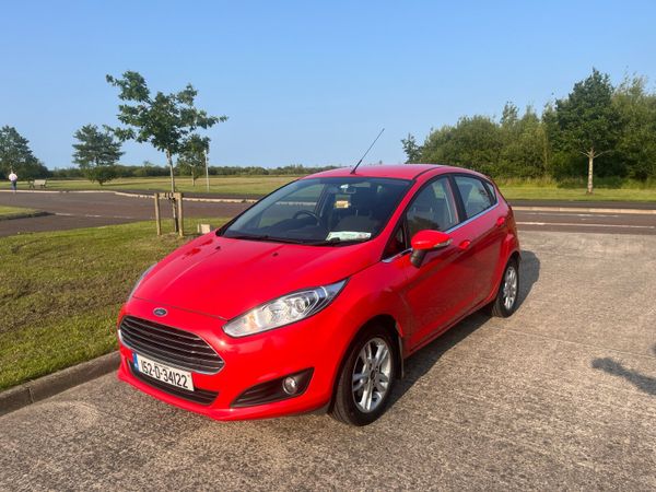Ford Fiesta Hatchback, Petrol, 2015, Red