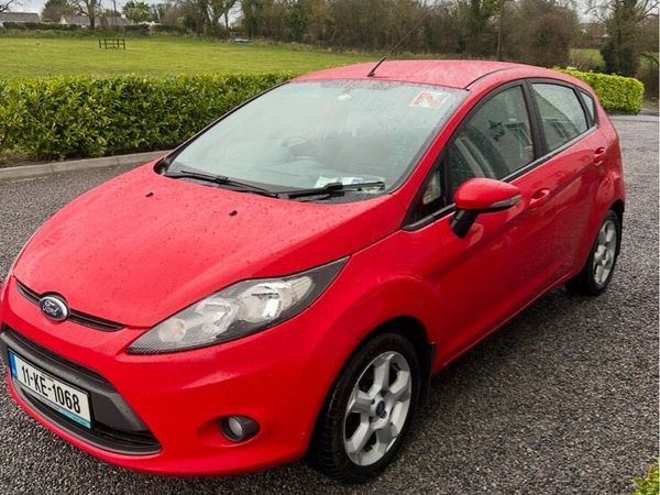Ford Fiesta Hatchback, Petrol, 2011, Red