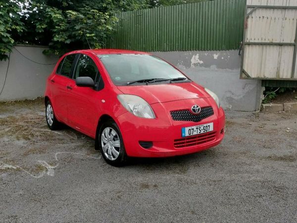 Toyota Yaris Hatchback, Petrol, 2007, Red