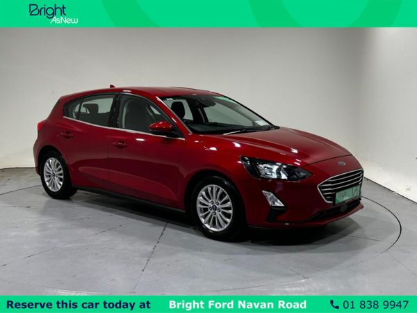 Ford Focus Hatchback, Petrol Hybrid, 2021, Red