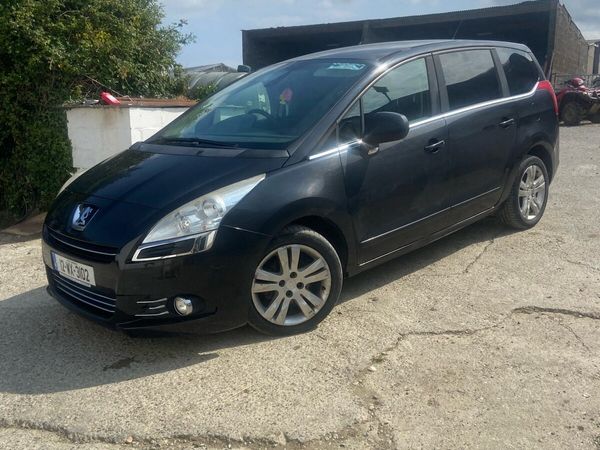 Peugeot 5008 MPV, Diesel, 2012, Black