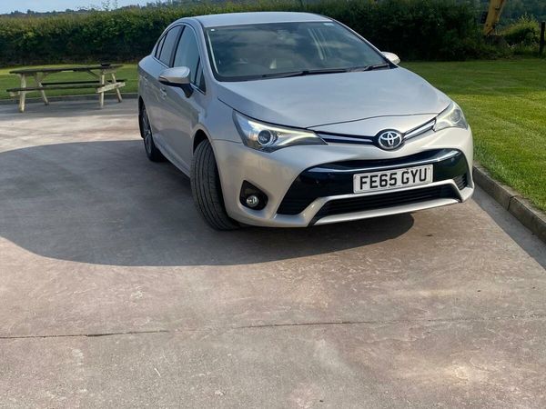 Toyota Avensis Saloon, Diesel, 2015, Silver