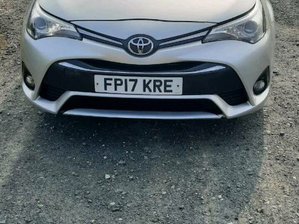 Toyota Avensis Saloon, Diesel, 2017, Silver