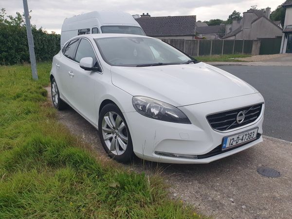 Volkswagen Golf Hatchback, Petrol, 2011, White