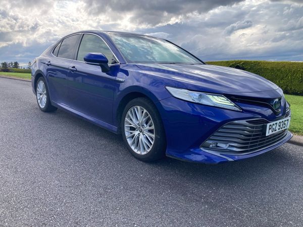 Toyota Camry Saloon, Petrol Hybrid, 2020, Blue