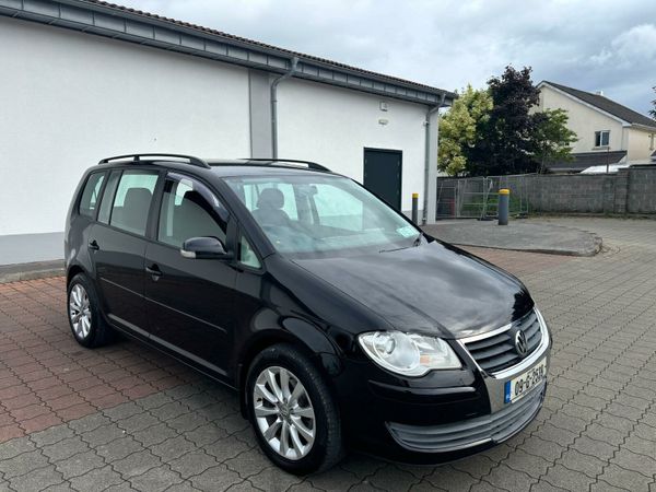 Volkswagen Touran MPV, Diesel, 2009, Black