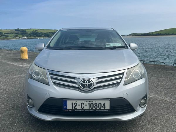 Toyota Avensis Saloon, Diesel, 2012, Silver