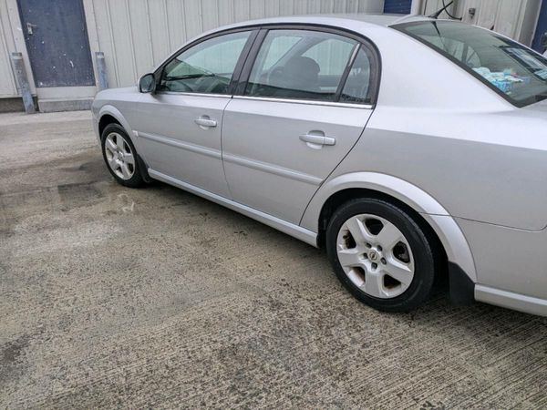 Opel Vectra Saloon, Petrol, 2007, Silver