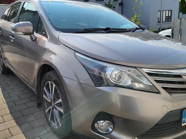 Toyota Avensis Estate, Diesel, 2015, Brown