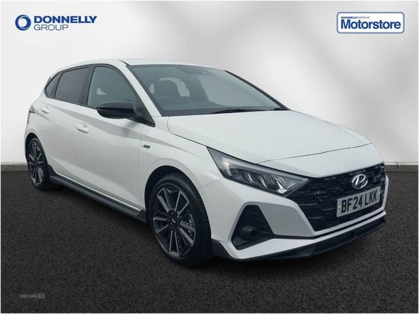 Hyundai i20 , Petrol, 2024, White