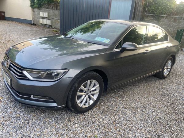 Volkswagen Passat Saloon, Diesel, 2017, Grey