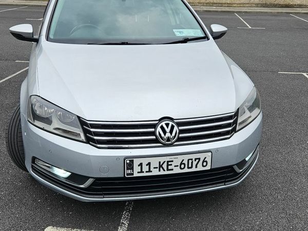 Volkswagen Passat Saloon, Diesel, 2011, Silver