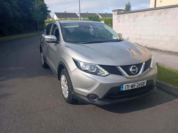 Nissan Qashqai SUV, Diesel, 2017, Silver