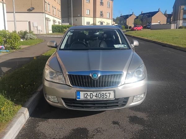 Skoda Octavia Saloon, Diesel, 2012, Beige