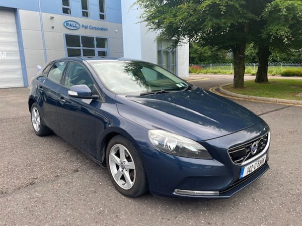 Volvo V40 Hatchback, Diesel, 2014, Blue