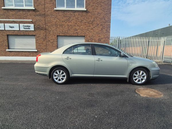 Toyota Avensis Saloon, Petrol, 2005, Green