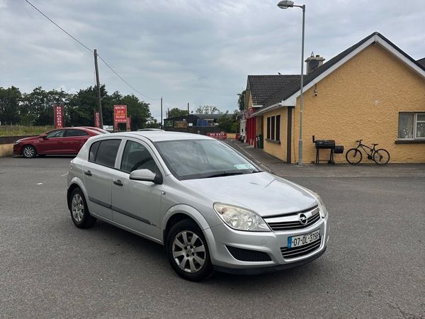 Opel Astra Hatchback, Petrol, 2007, Silver