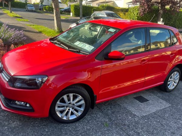 Volkswagen Polo Hatchback, Petrol, 2016, Red