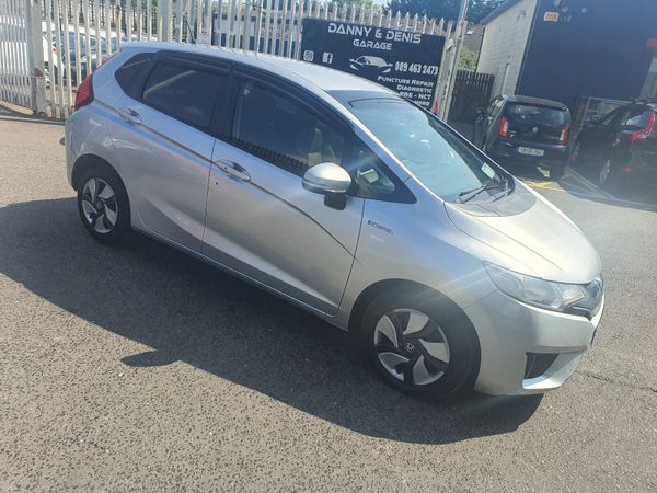 Honda Fit Hatchback, Petrol Hybrid, 2015, Silver