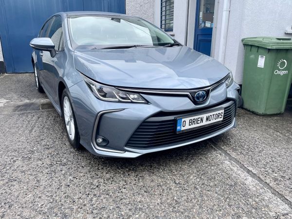 Toyota Corolla Saloon, Petrol Hybrid, 2022, Grey