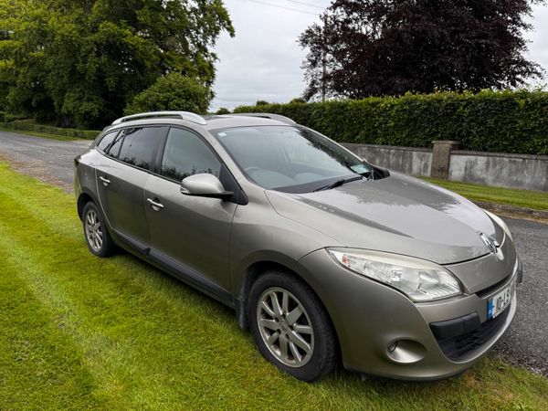 Renault Megane Estate, Diesel, 2010, Gold