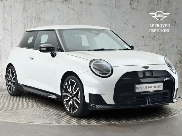 Mini Cooper Hatchback, Electric, 2024, White
