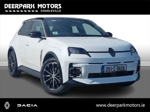 Renault 5 Hatchback, Electric, 2025, White