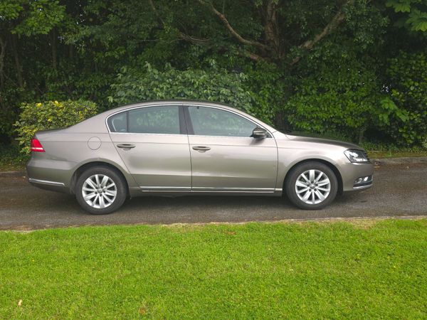 Volkswagen Passat Saloon, Diesel, 2011, Brown