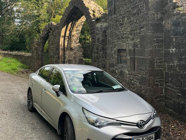 Toyota Avensis Saloon, Diesel, 2017, Silver