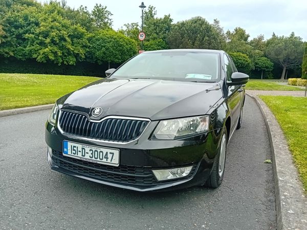 Skoda Octavia Saloon, Diesel, 2015, Black