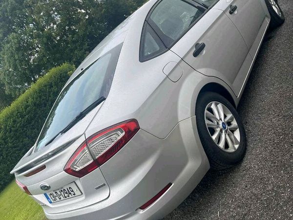 Ford Mondeo Hatchback, Diesel, 2013, Silver