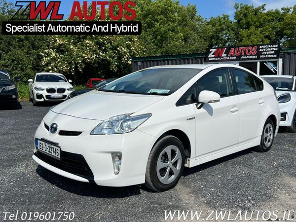 Toyota Prius Hatchback, Petrol Hybrid, 2015, White