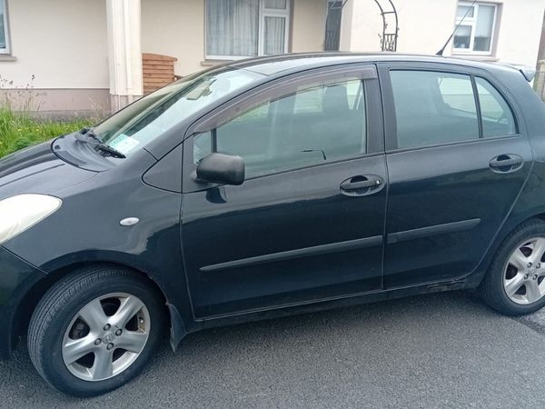 Toyota Yaris Hatchback, Petrol, 2007, Black