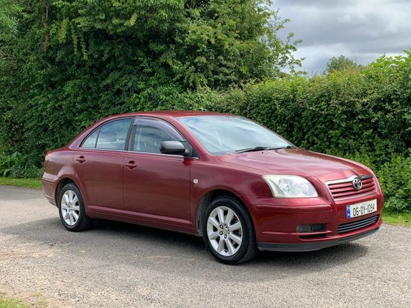 Toyota Avensis Saloon, Petrol, 2006, Red