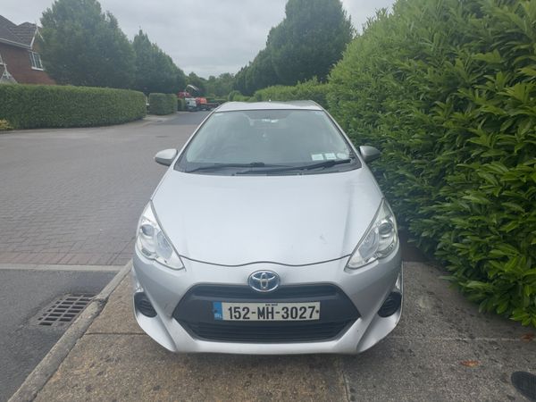 Toyota Aqua Hatchback, Petrol Hybrid, 2015, Silver
