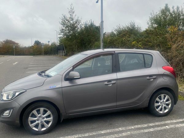 Hyundai i20 Hatchback, Petrol, 2013, Grey